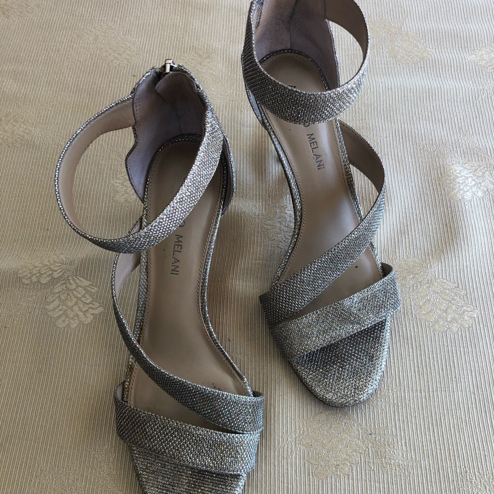 Ankle strap gold color sandal